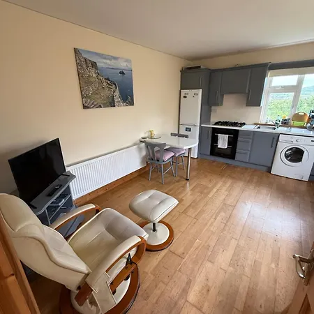 Private In Skellig * بورماغي